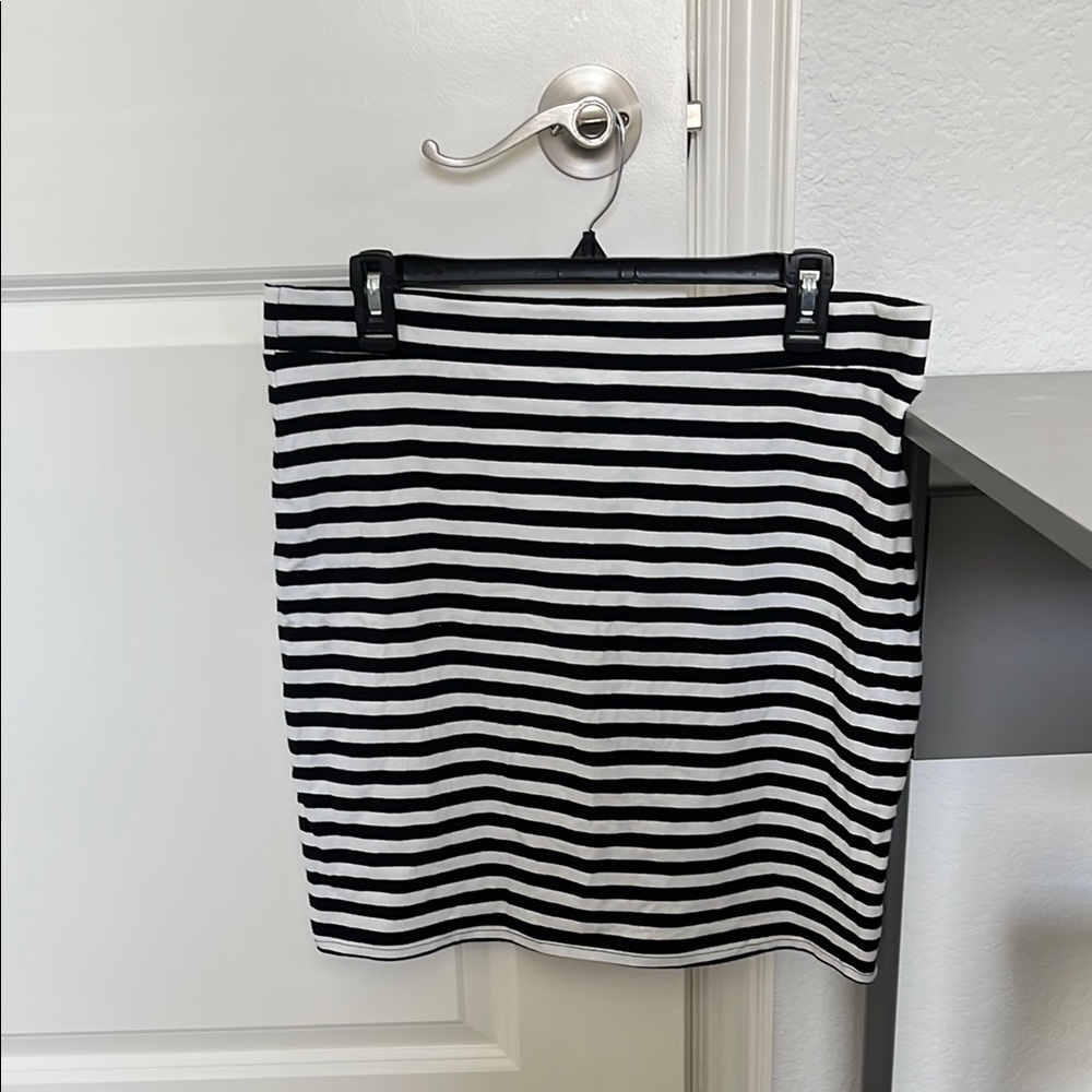 H&M Casual striped skirt